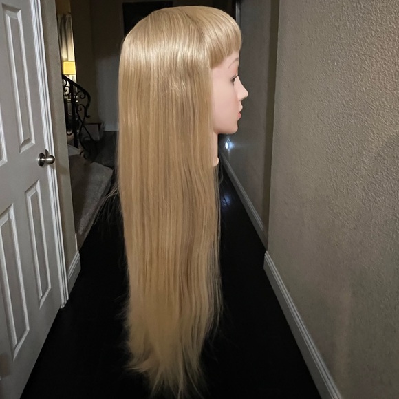 Wig COLOR: Blonde LENGTH:29” This is a cosplay wig that was used for Halloween. - Picture 3 of 7